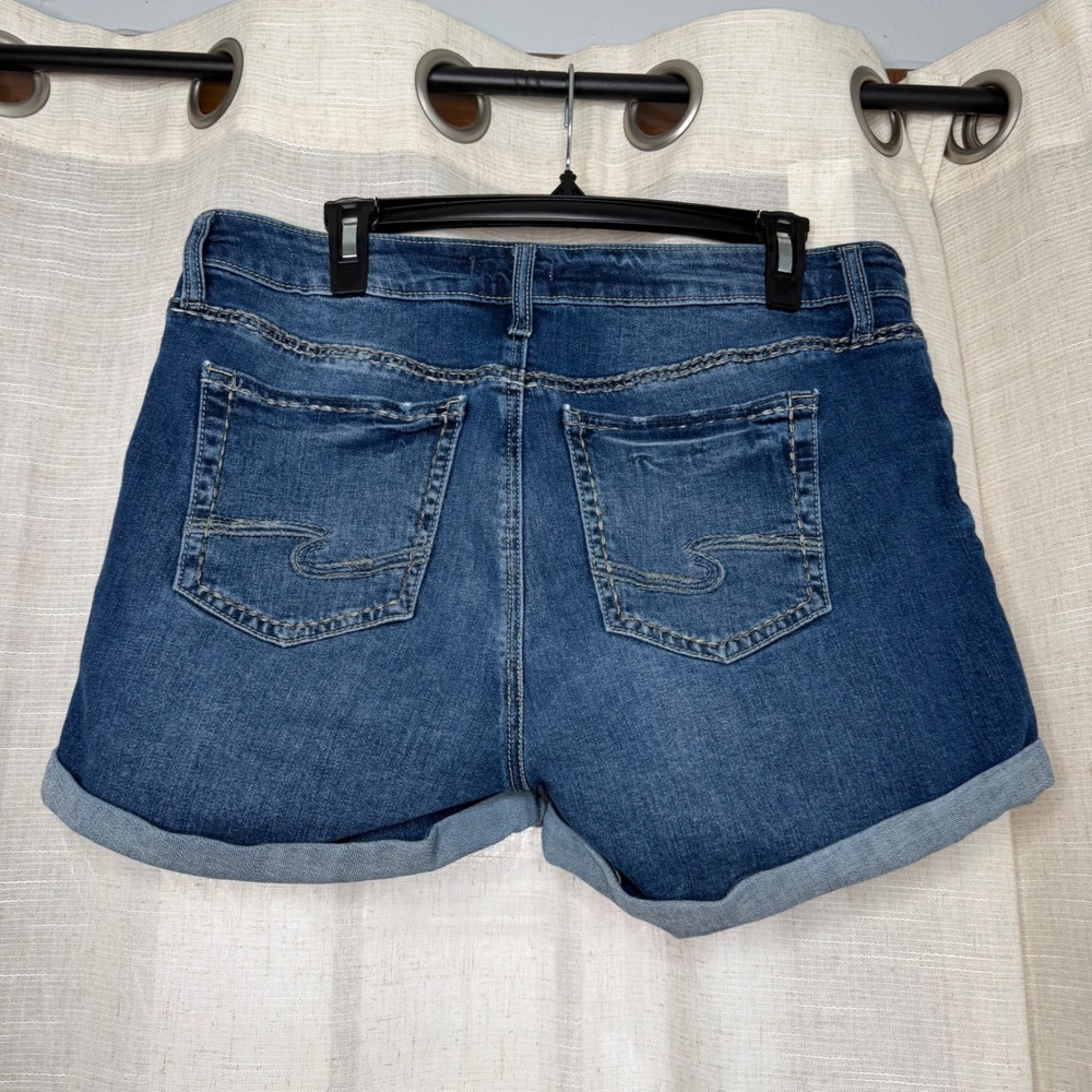 Silver Jeans Elyse Mid Rise Cuffed Denim Shorts Medium Blue Wash Women's W30 L4 - Picture 2 of 8
